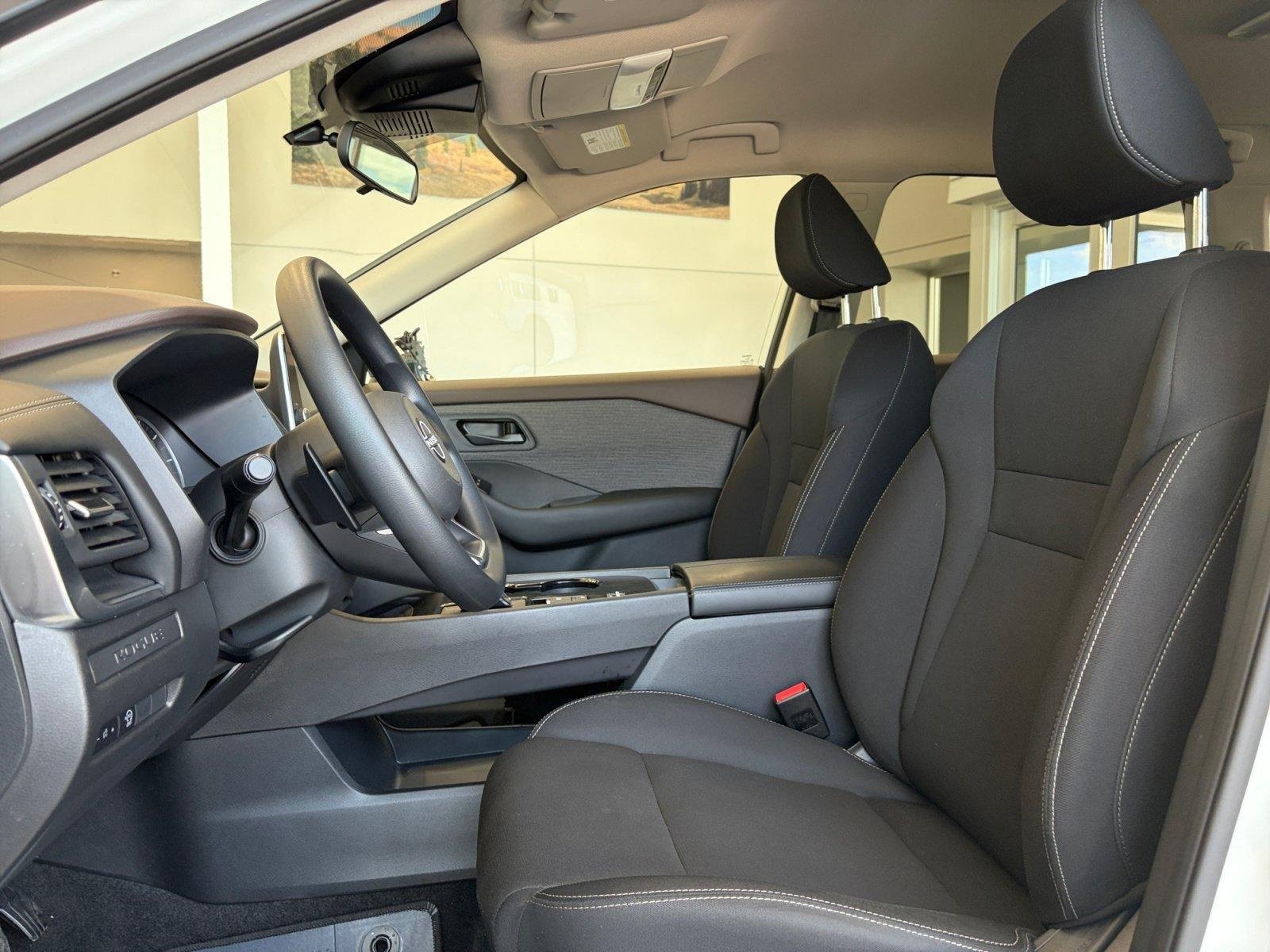 Used 2023 Nissan Rogue S FWD image 9
