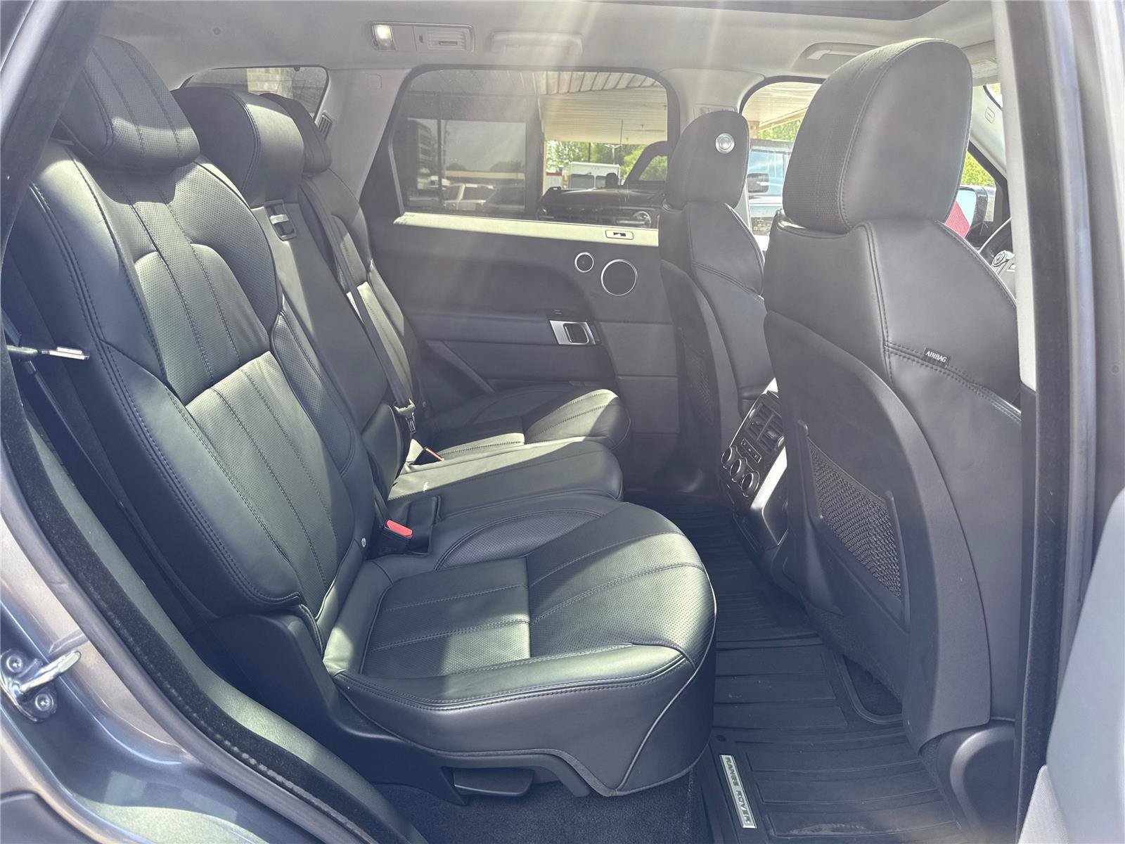 Used 2015 Land Rover Range Rover Sport HSE AWD/4WD image 33