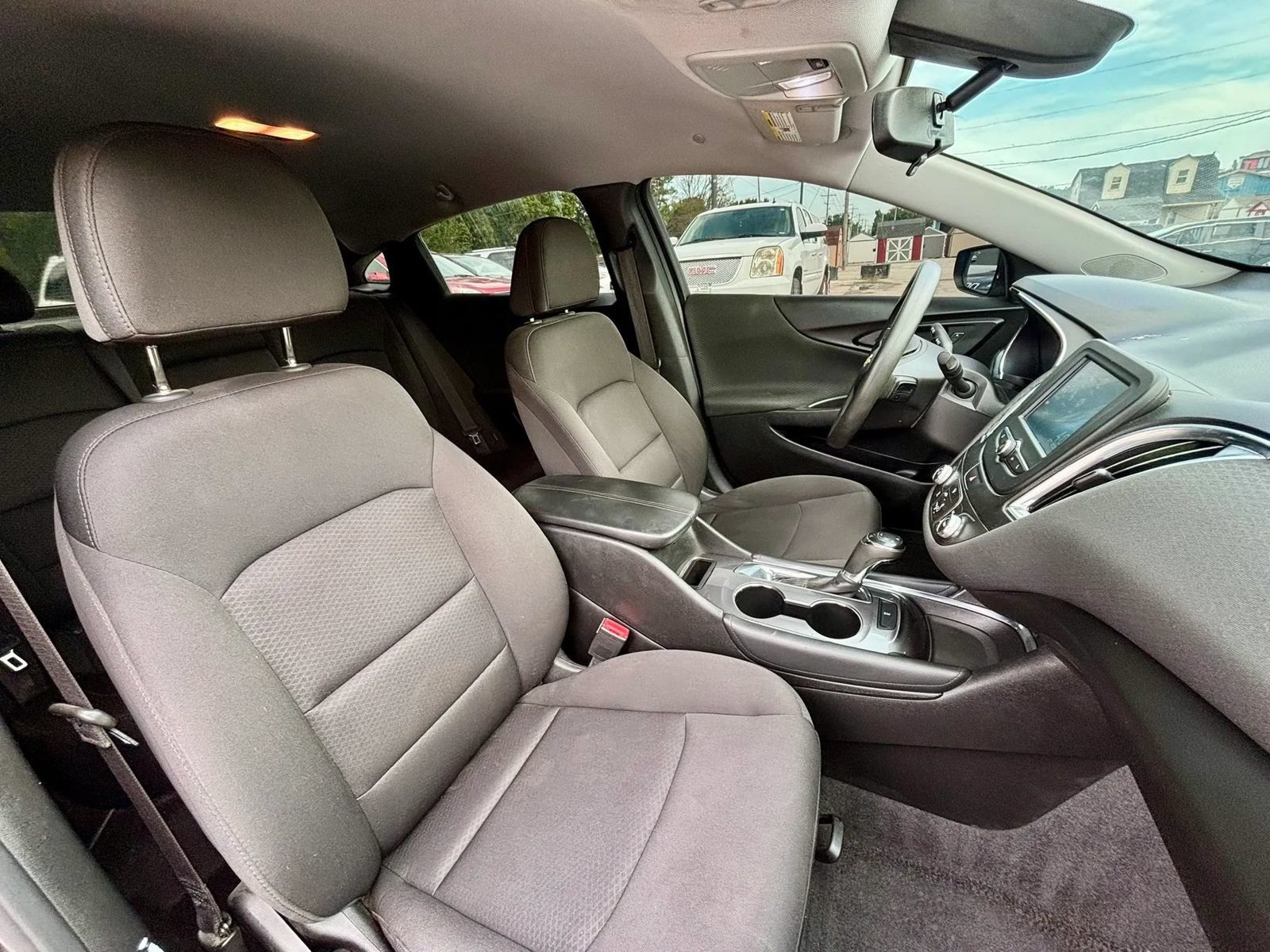 Used 2018 Chevrolet Malibu LT FWD image 15