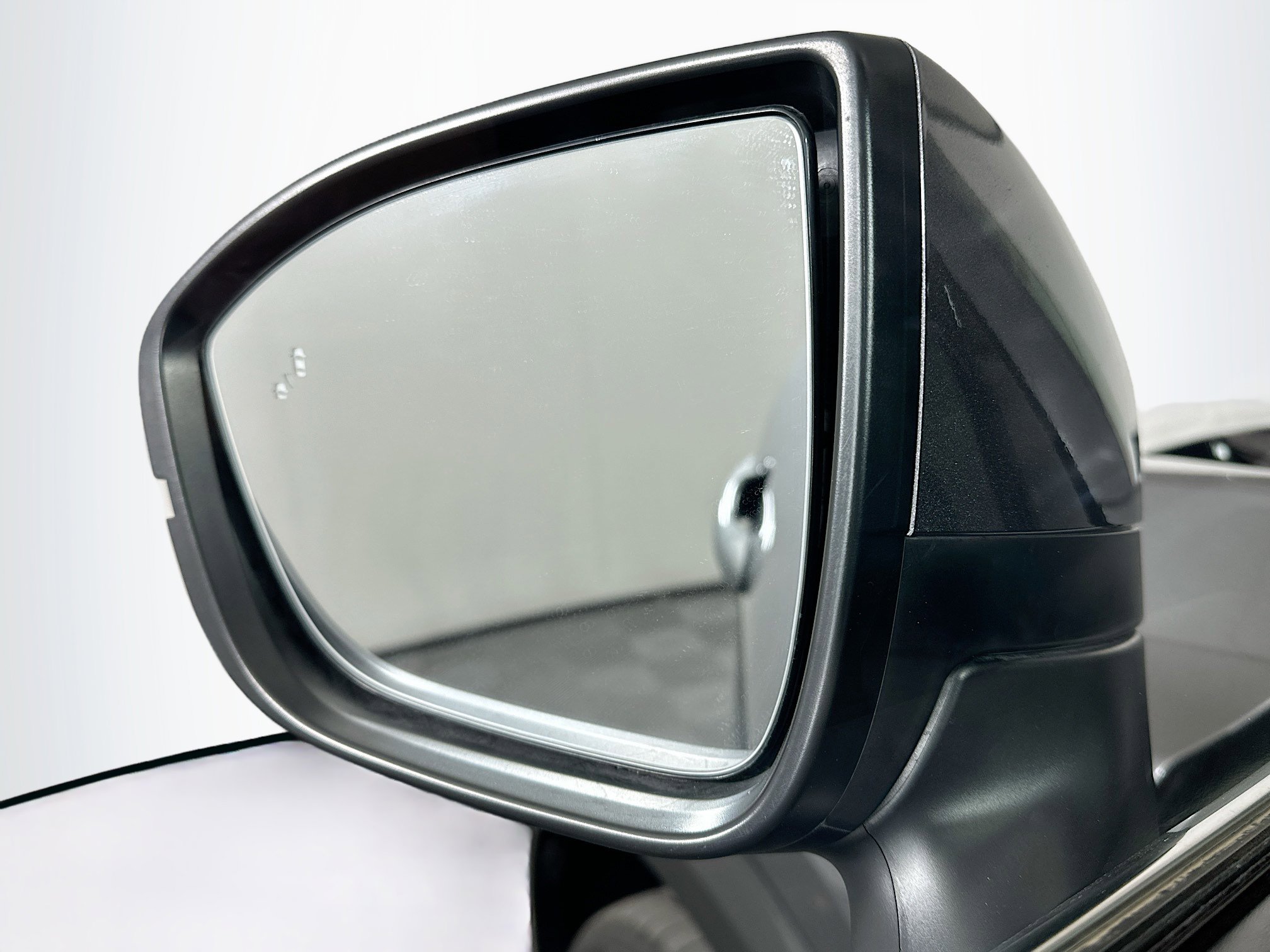 Used 2025 Nissan Pathfinder SV image 16