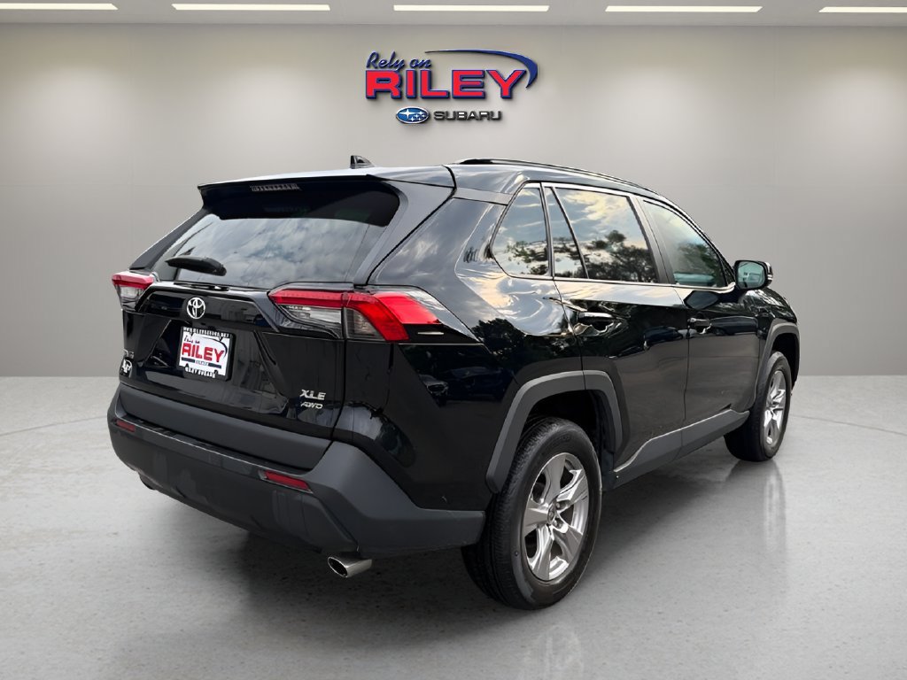 Used 2025 Toyota RAV4 XLE AWD/4WD image 6