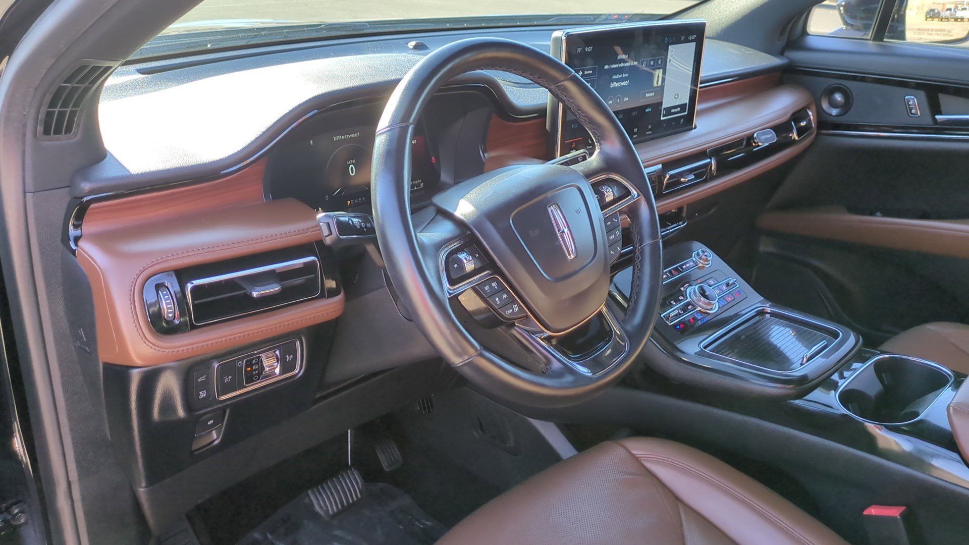 Used 2022 Lincoln Nautilus Reserve image 14