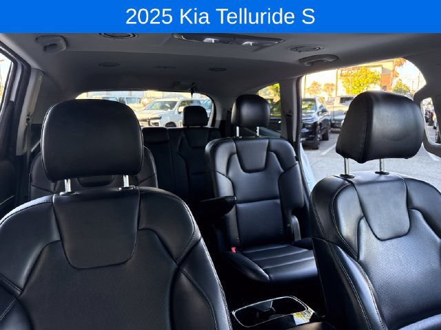 Used 2025 Kia Telluride S AWD/4WD image 36