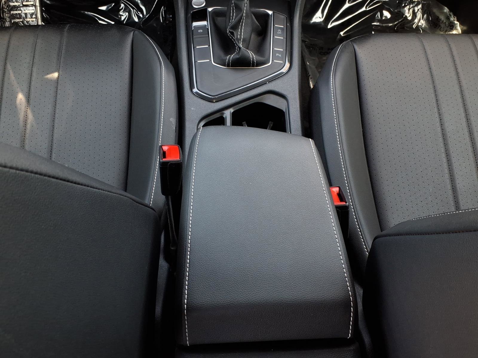 Certified 2023 Volkswagen Tiguan SE R-Line FWD image 27