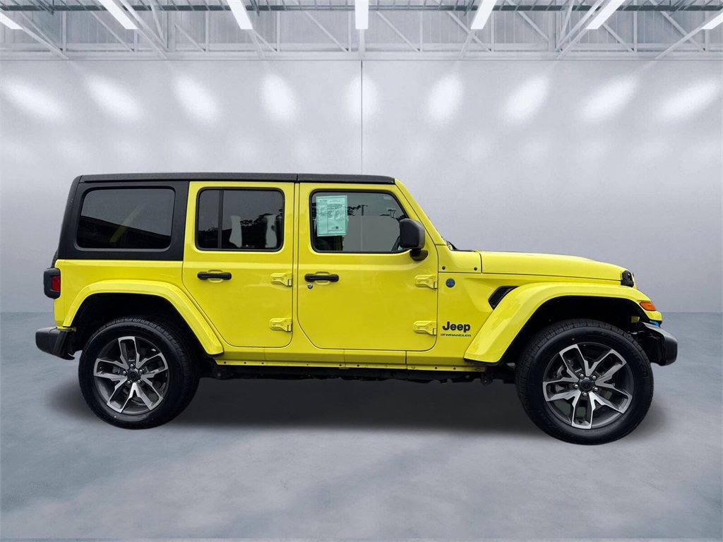 Used 2024 Jeep Wrangler Unlimited image 7
