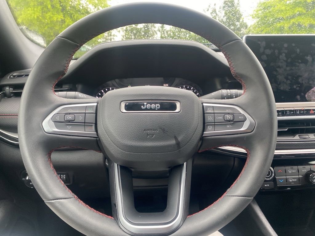 Used 2025 Jeep Compass Trailhawk AWD/4WD image 20