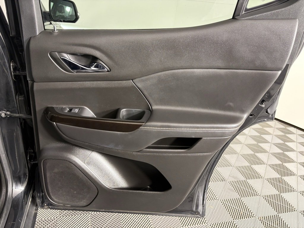 Used 2022 GMC Acadia AT4 w/ Technology Package image 50