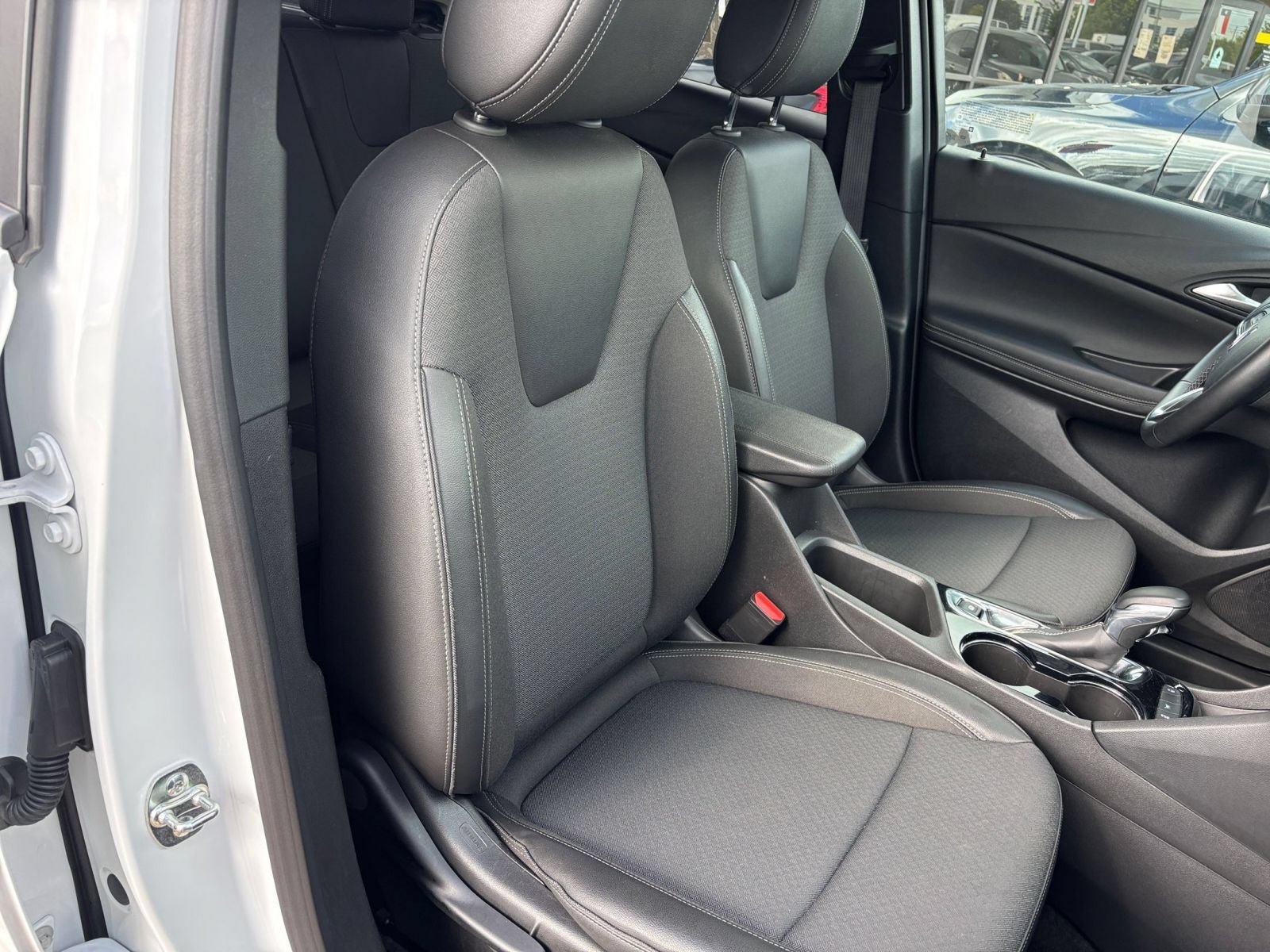 Used 2025 Buick Encore GX Preferred FWD image 35
