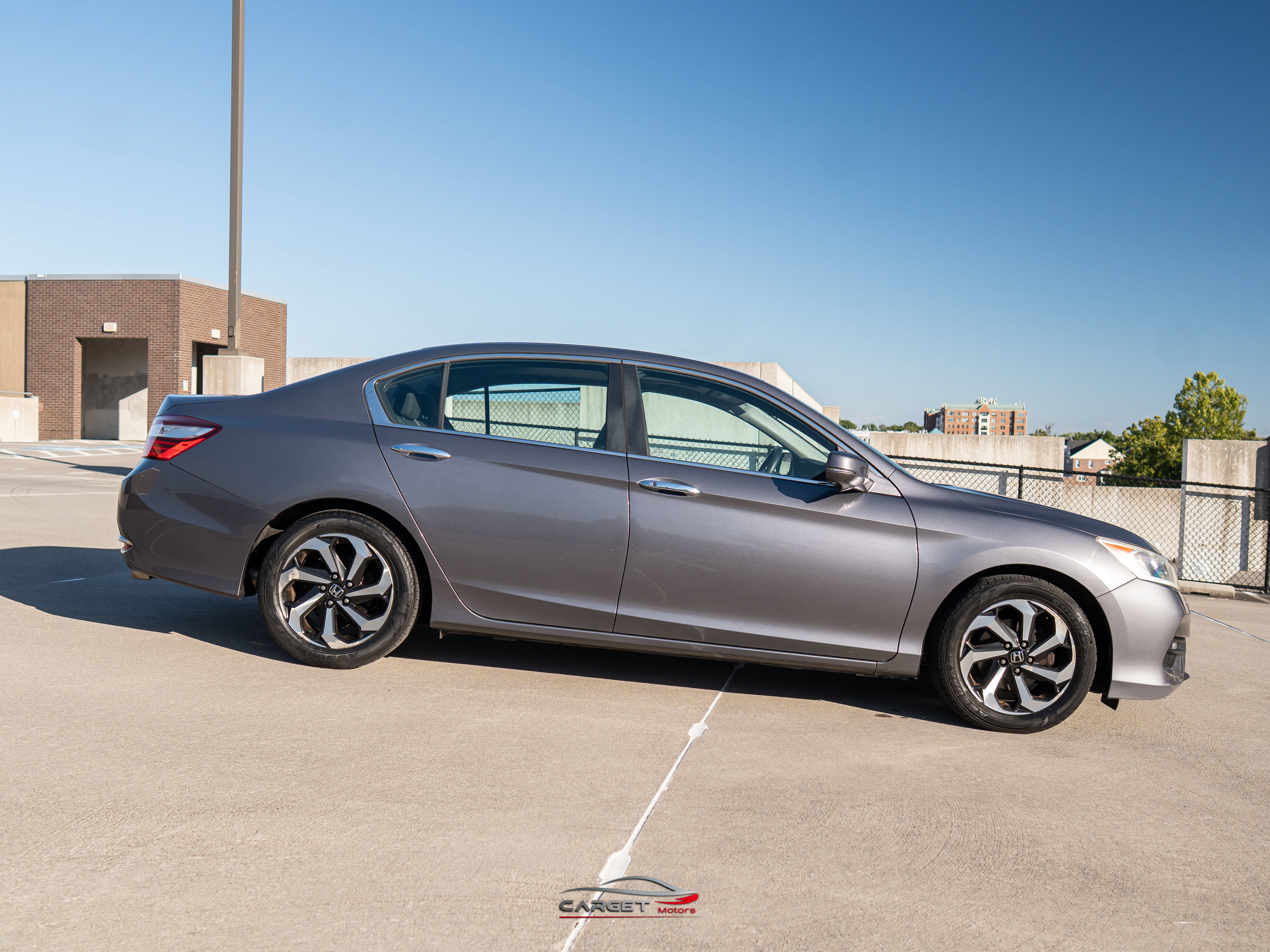 Used 2017 Honda Accord EX image 8