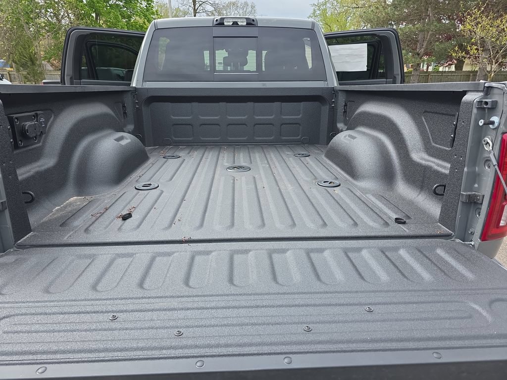 New 2026 RAM 2500 Laramie AWD/4WD image 12