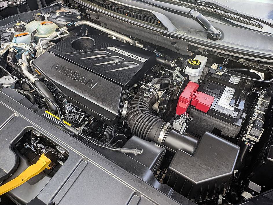 Used 2023 Nissan Rogue S image 37