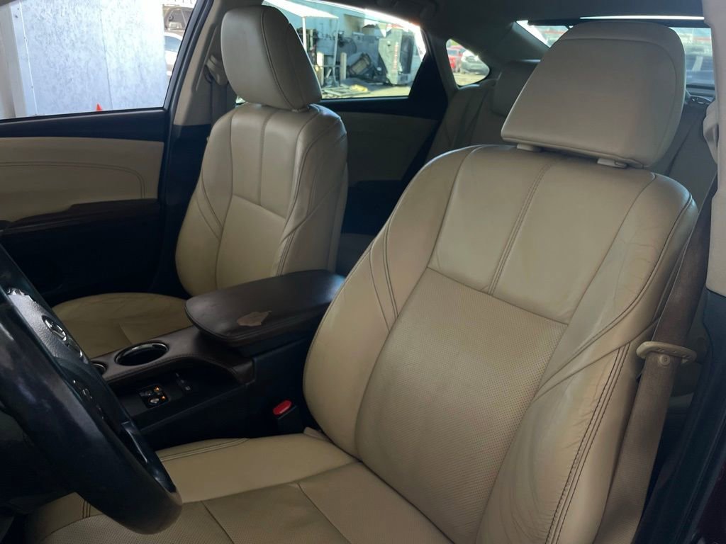Used 2016 Toyota Avalon Limited image 16