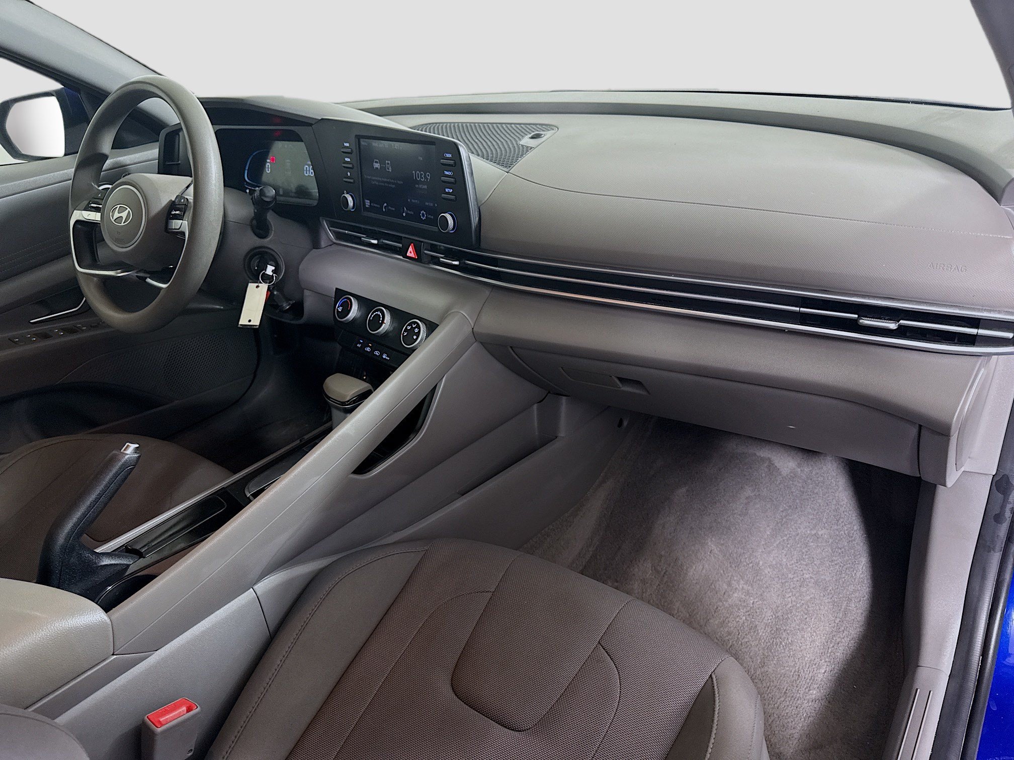 Used 2024 Hyundai Elantra SE FWD image 29