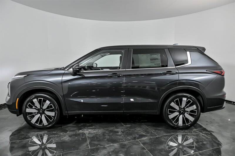 New 2026 Mitsubishi Outlander SE AWD/4WD image 6