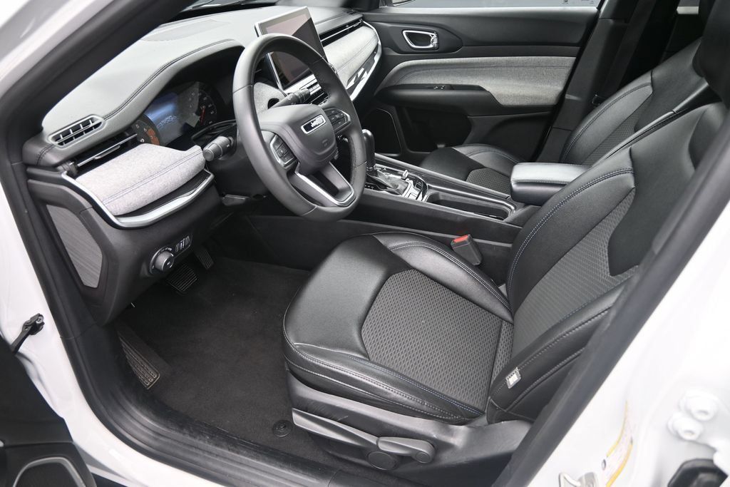 Used 2024 Jeep Compass Latitude AWD/4WD image 9