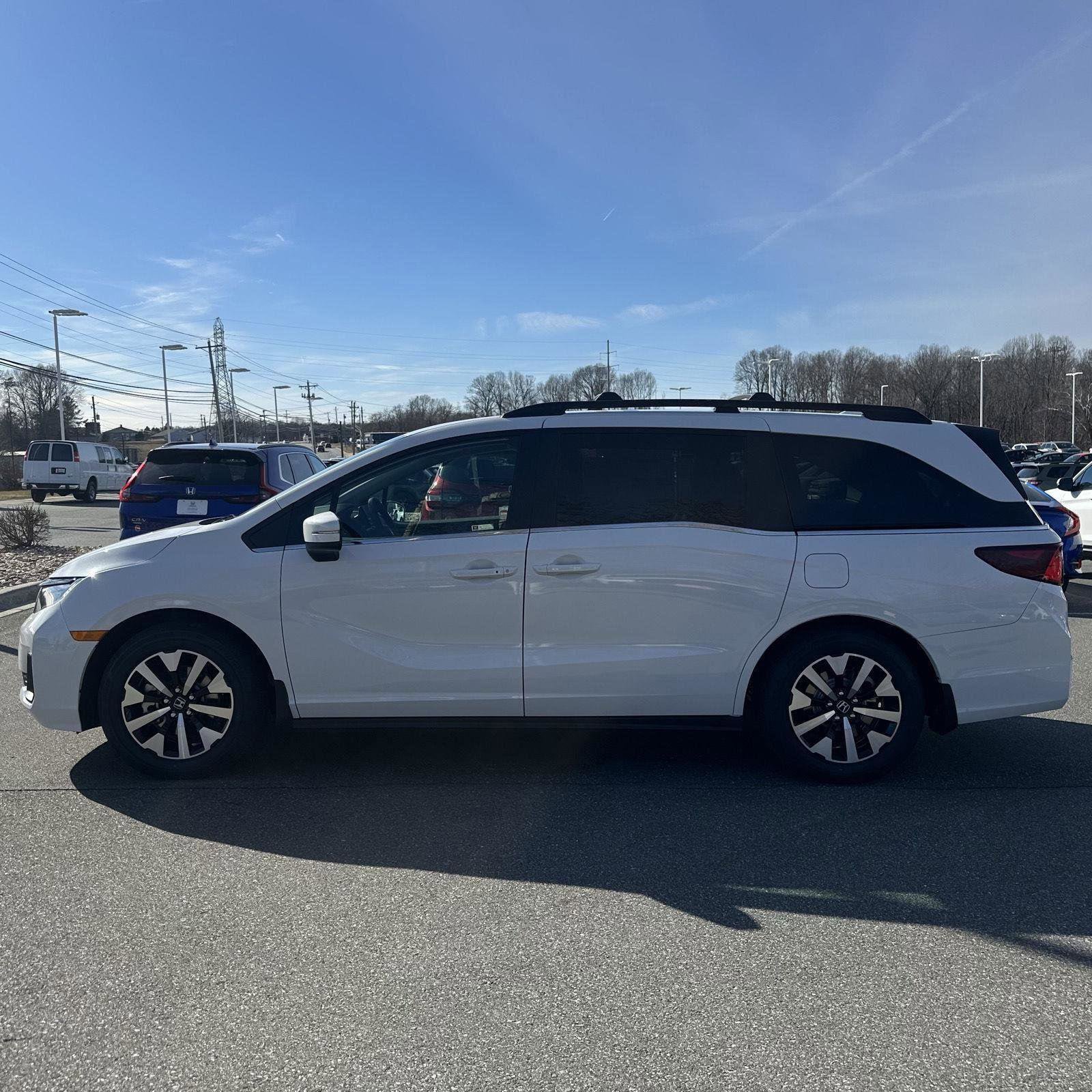 New 2026 Honda Odyssey EX-L image 2