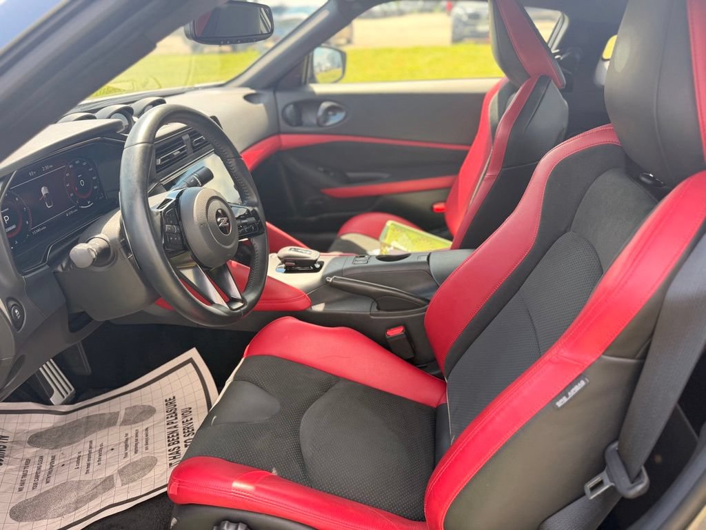 Certified 2024 Nissan Z Performance w/ Floor Mat Package RWD image 9