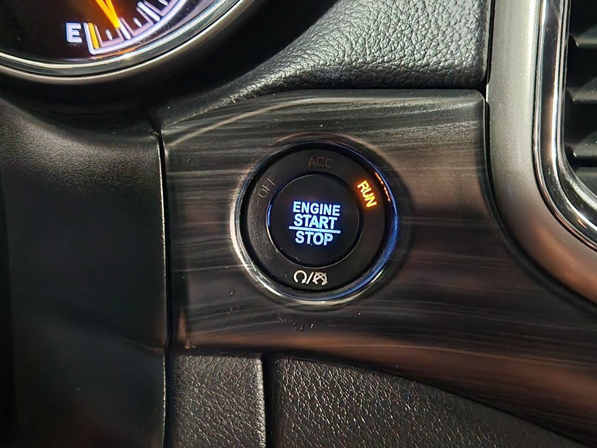 Used 2019 Jeep Grand Cherokee Laredo RWD image 39