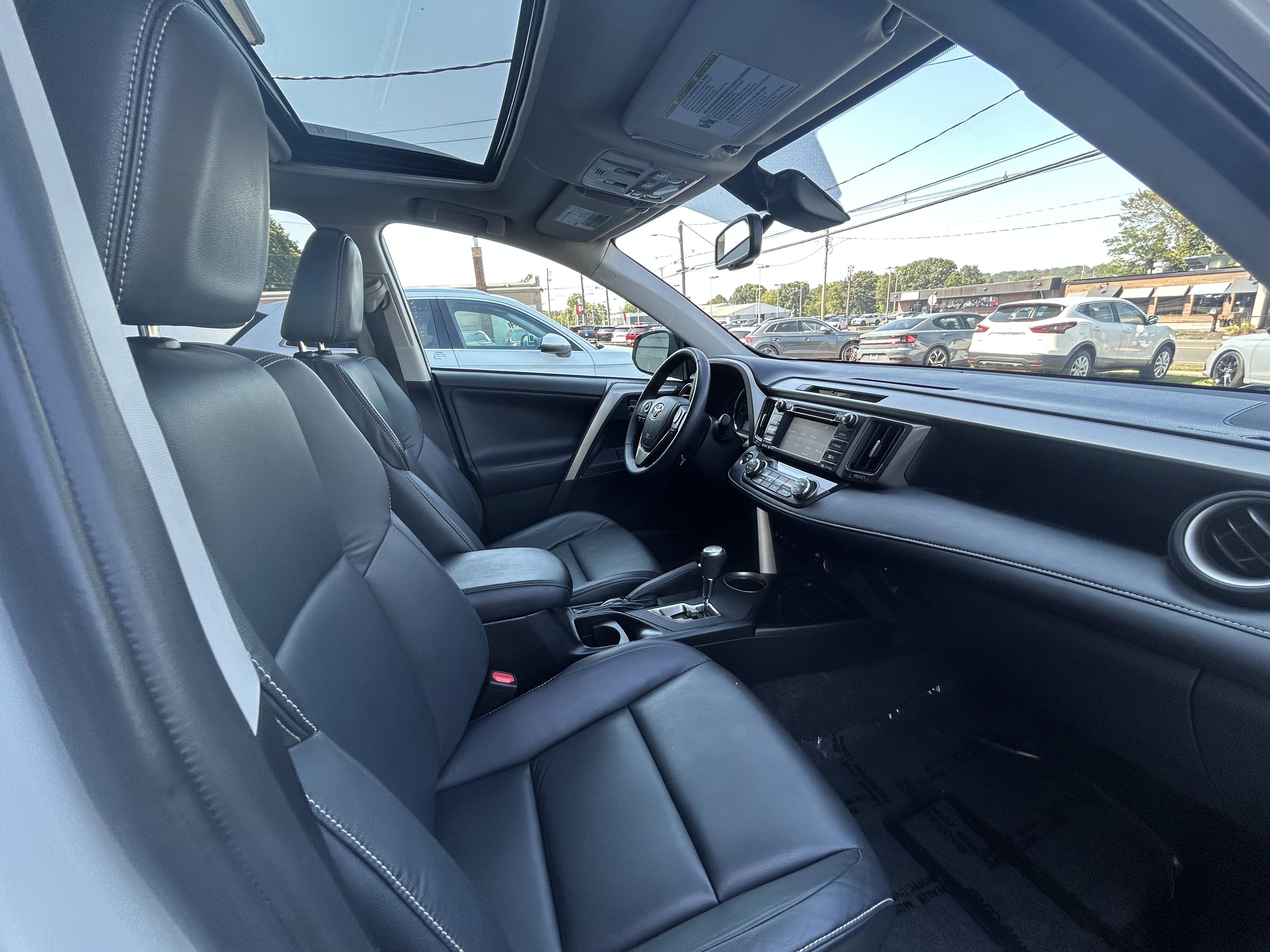 Used 2015 Toyota RAV4 Limited image 5