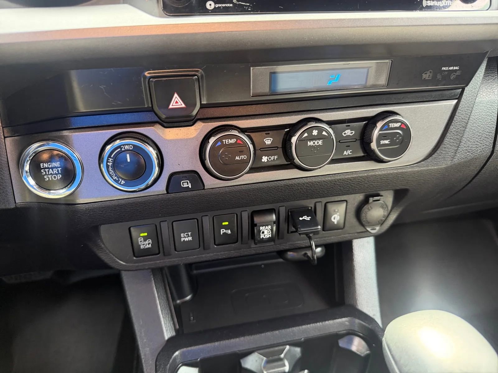 Used 2021 Toyota Tacoma TRD Off-Road w/ Technology Package image 20