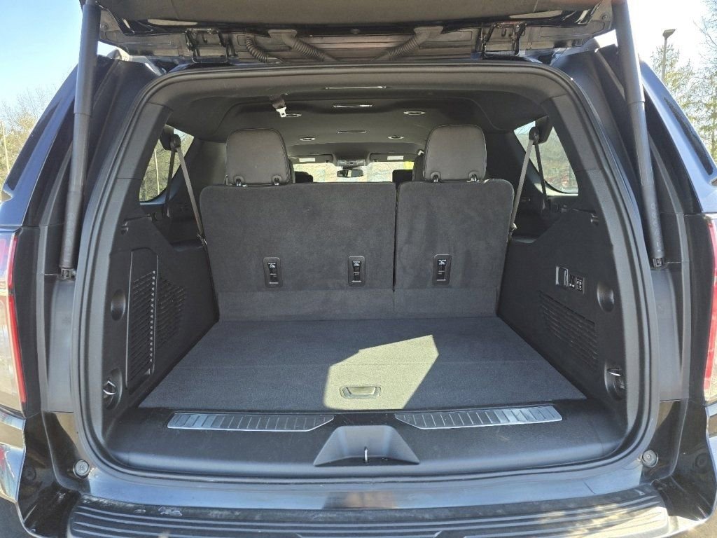 Used 2024 Chevrolet Suburban Premier image 14
