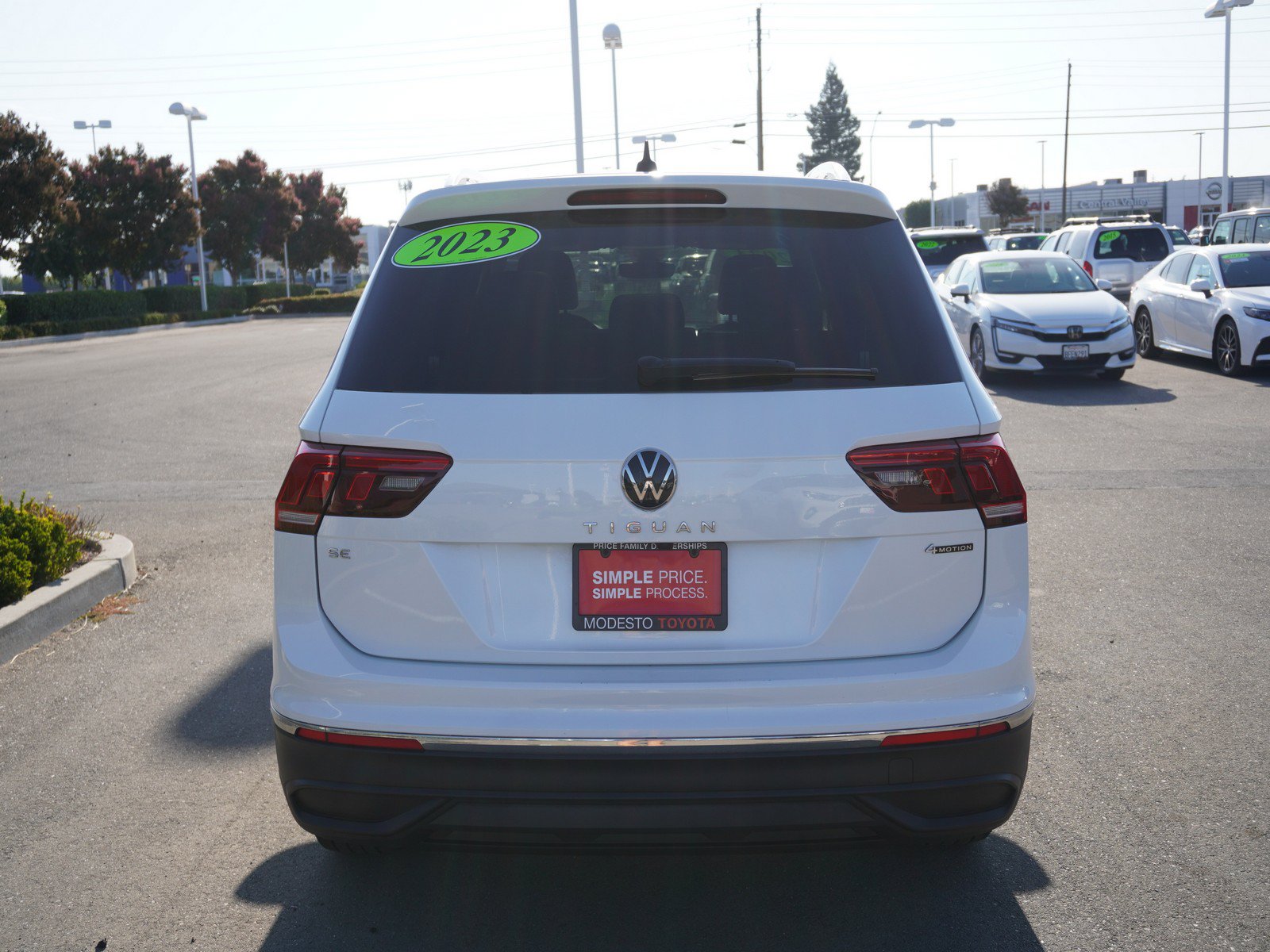 Used 2023 Volkswagen Tiguan SE AWD/4WD image 10