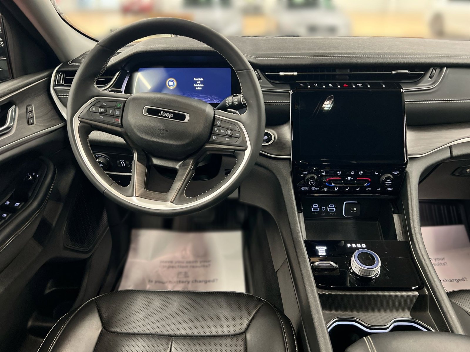 Used 2024 Jeep Grand Cherokee Limited w/ Luxury Tech Group II image 19