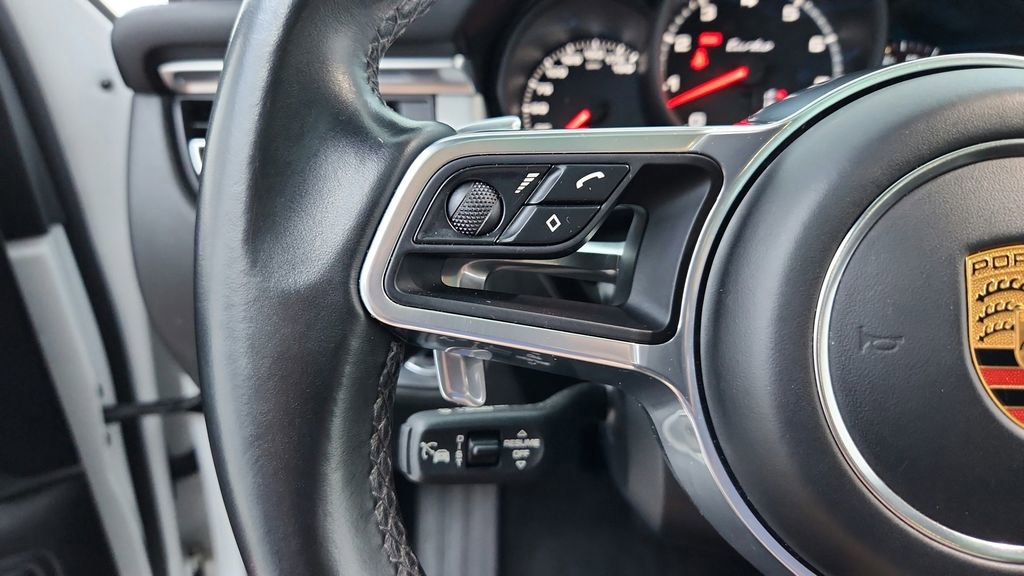 Used 2020 Porsche Macan Turbo image 30