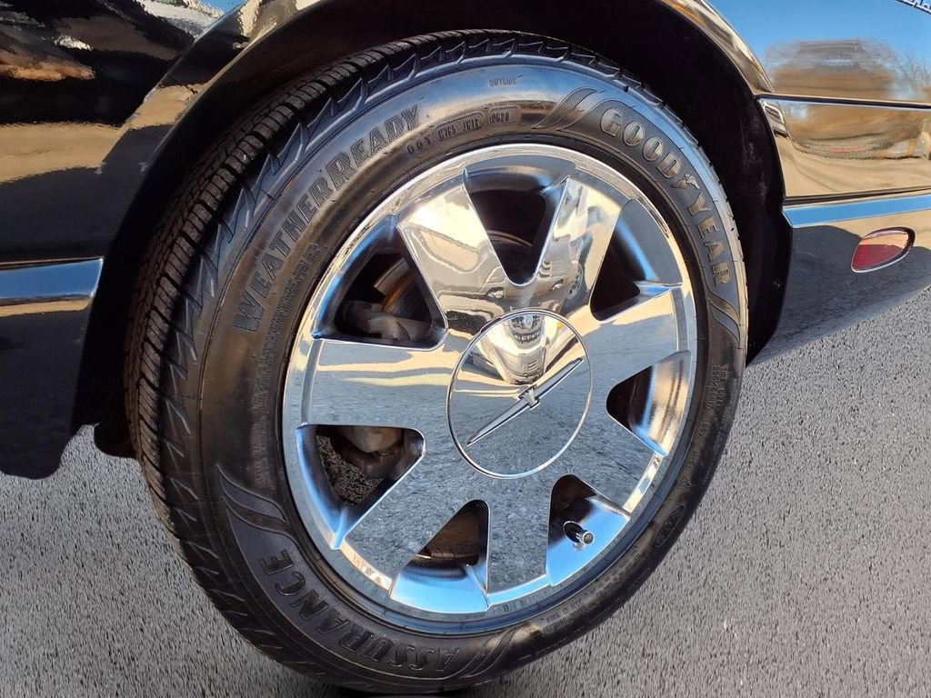 Used 2002 Ford Thunderbird image 32