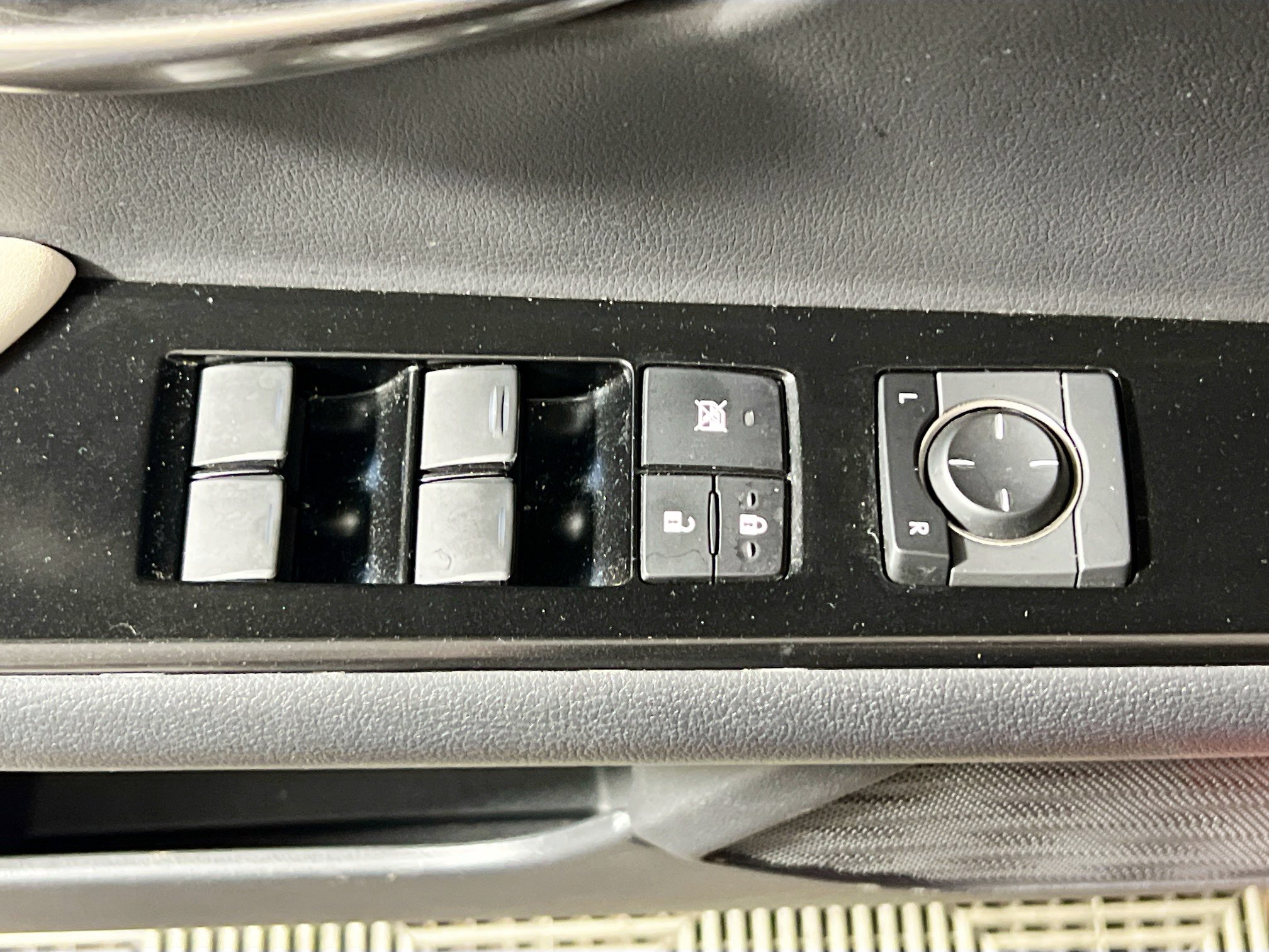 Used 2023 Lexus UX 250h FWD w/ Accessory Package (Z2) image 16