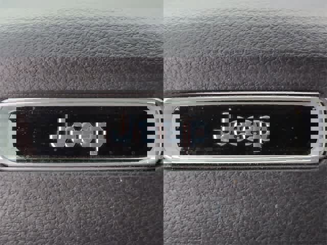 Used 2023 Jeep Grand Cherokee L Laredo image 12