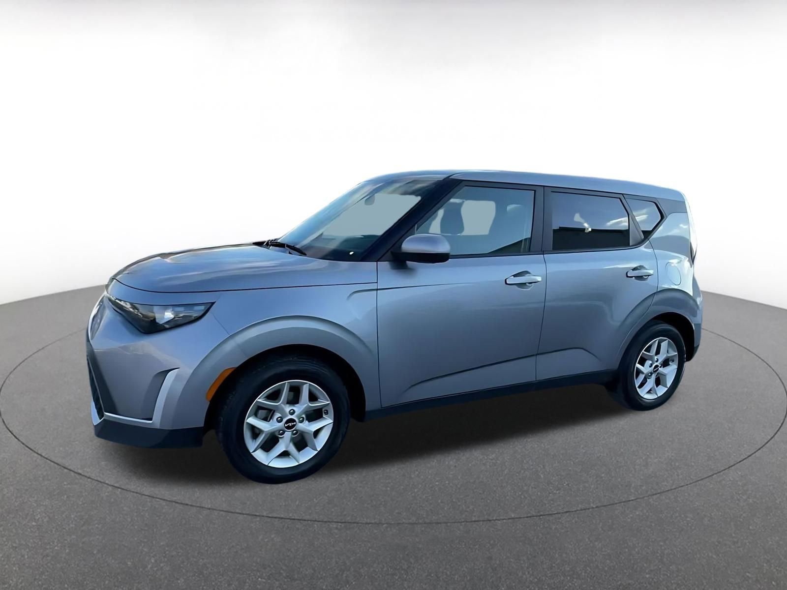 Used 2025 Kia Soul LX w/ LX Technology Package image 8
