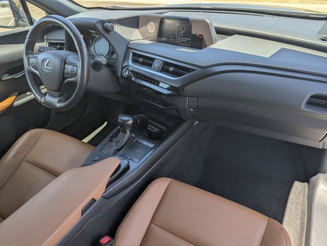 Used 2021 Lexus UX 200 w/ Premium Package FWD image 11