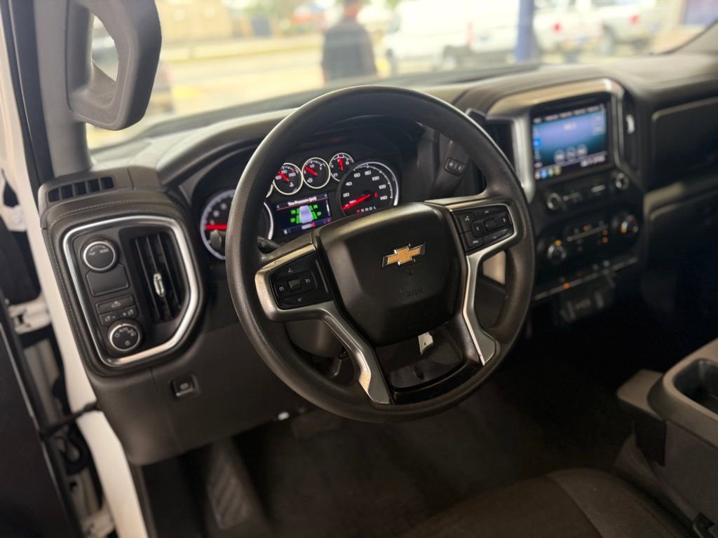 Used 2020 Chevrolet Silverado 1500 LT image 16