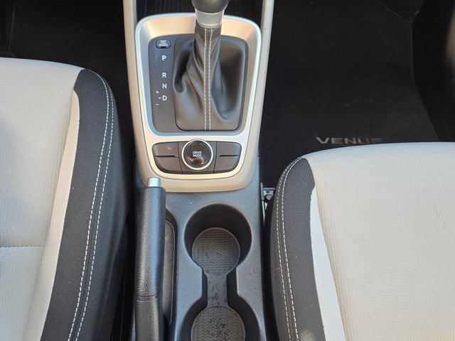 Used 2025 Hyundai Venue SEL FWD image 23