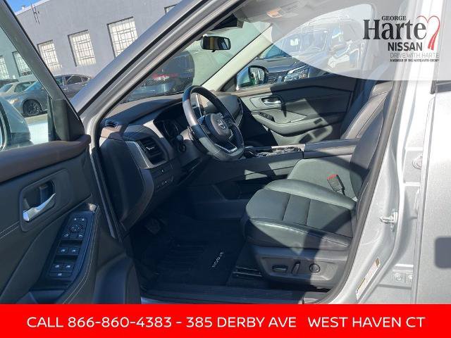 Certified 2023 Nissan Rogue SV w/ SV Premium B Package AWD/4WD image 18