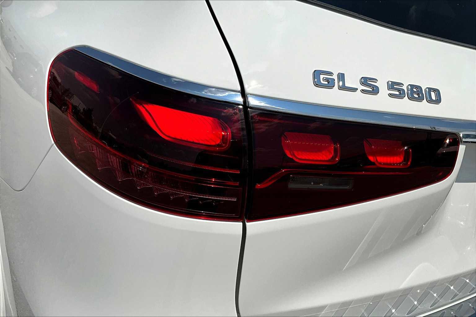 New 2026 Mercedes-Benz GLS 580 4MATIC image 6