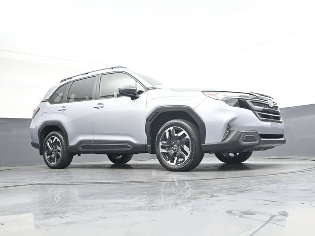 Used 2025 Subaru Forester Limited AWD/4WD image 30