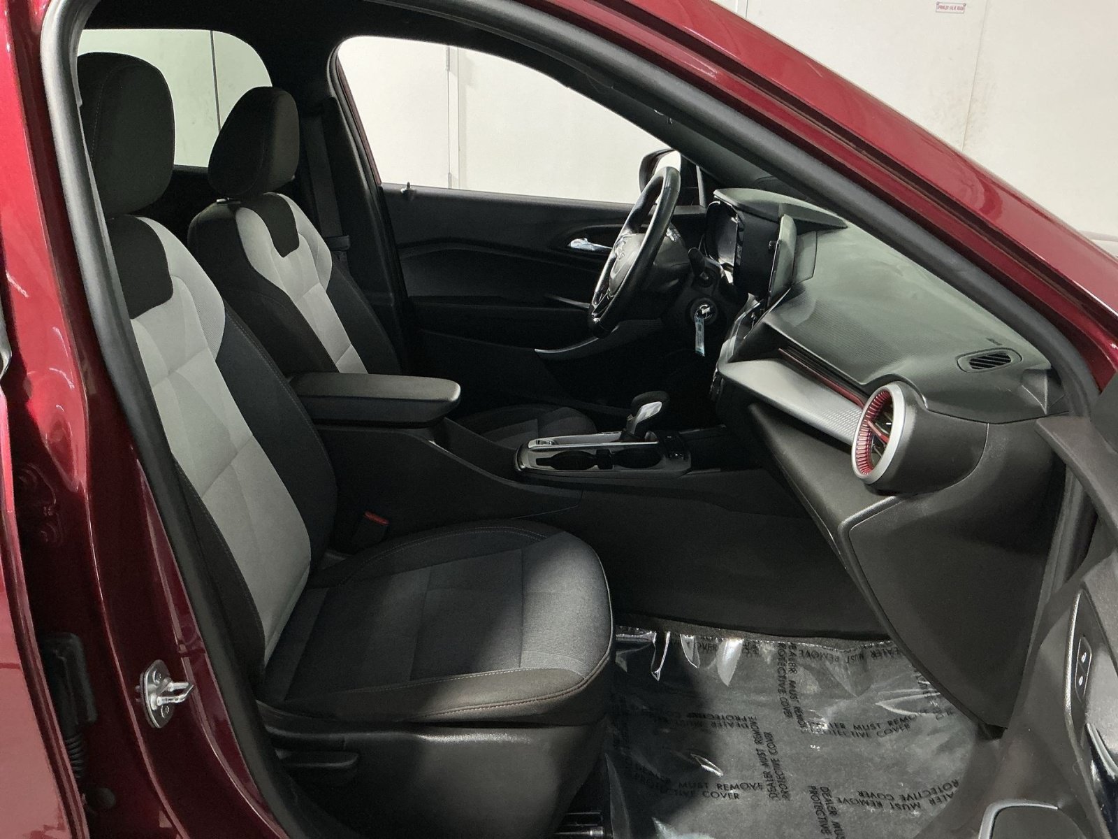 Used 2024 Chevrolet Trax RS FWD image 26