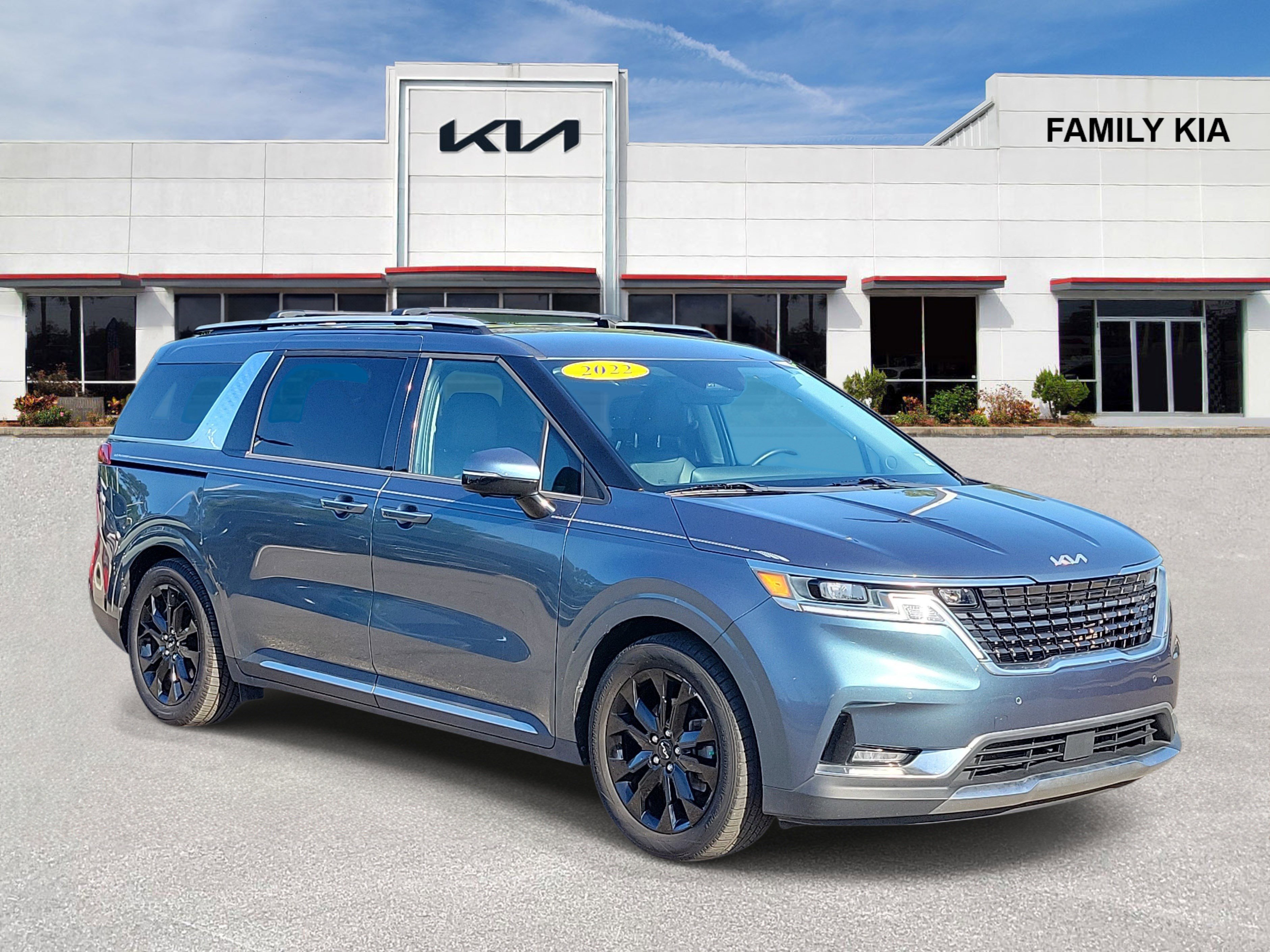 Used 2022 Kia Carnival SX image 1