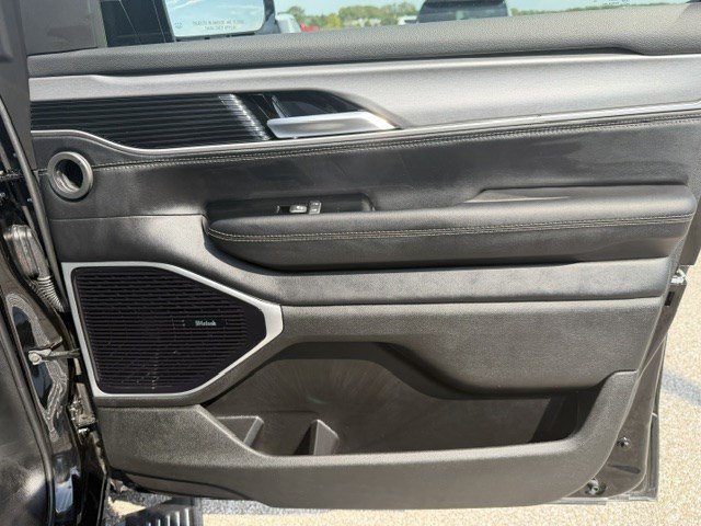 Used 2026 Jeep Grand Wagoneer Limited AWD/4WD image 48