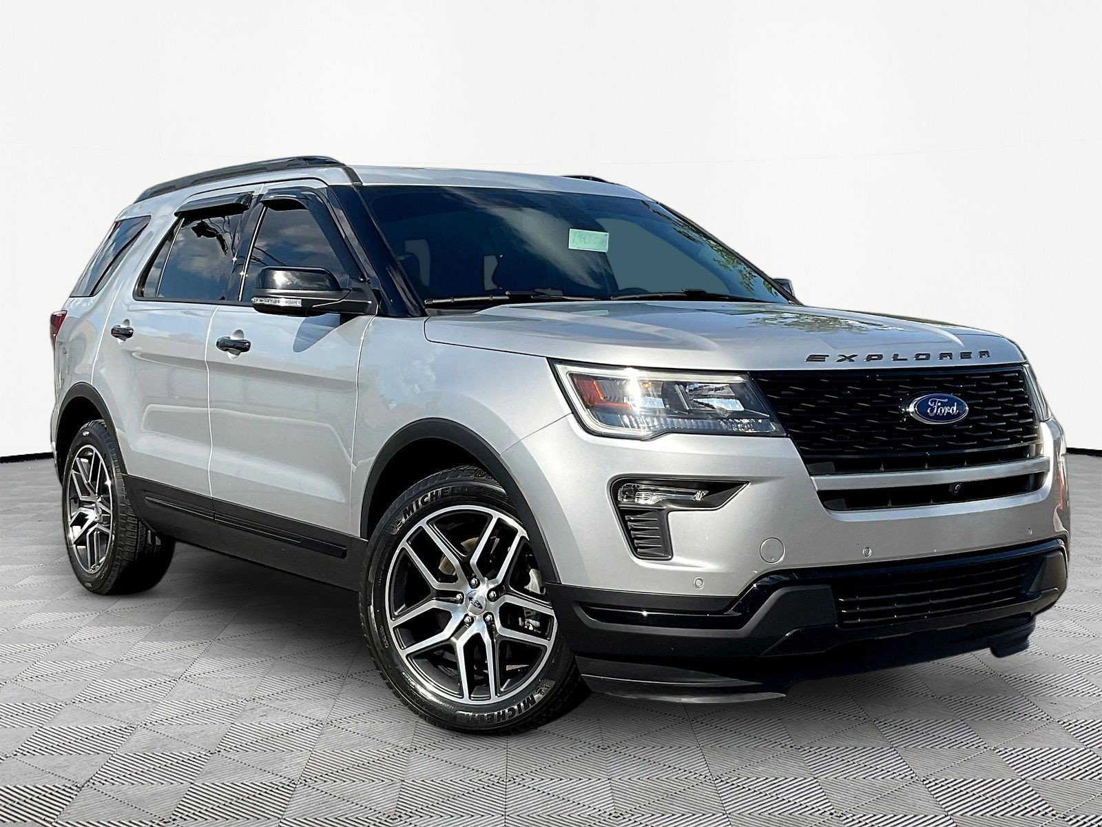Used 2018 Ford Explorer Sport w/ Equipment Group 401A AWD/4WD image 3