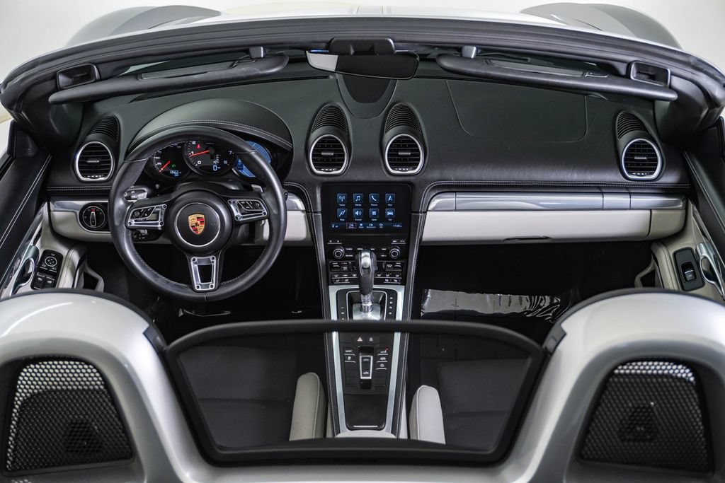 Used 2024 Porsche 718 Boxster RWD image 20