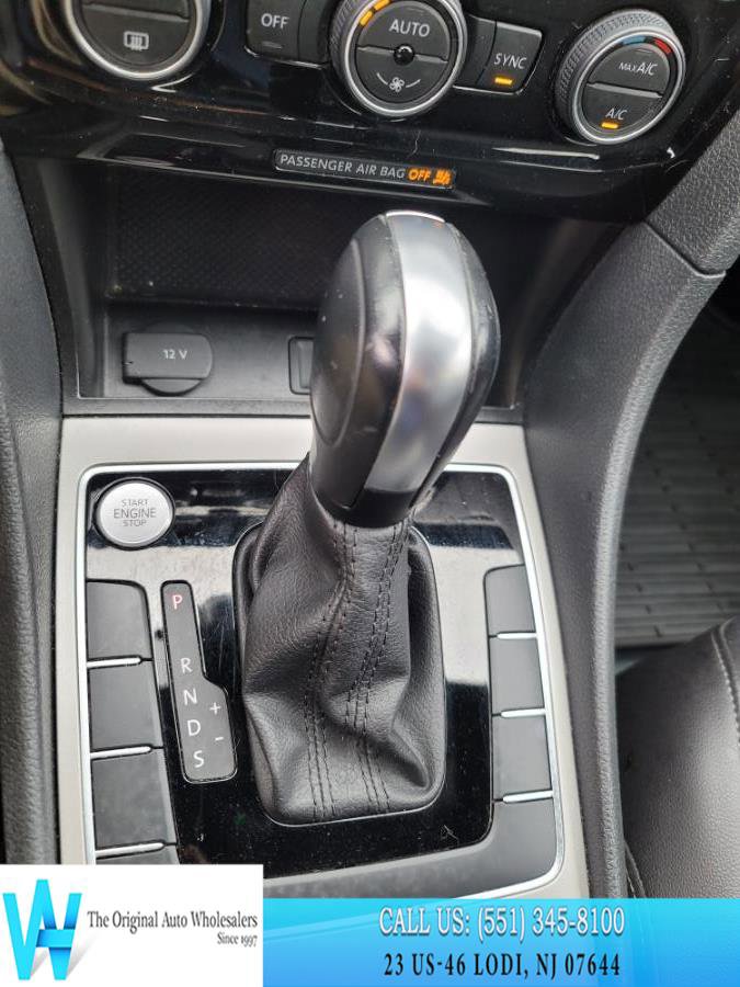 Used 2021 Volkswagen Passat 2.0T R-Line image 20