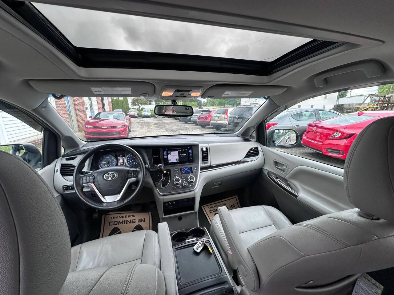 Used 2017 Toyota Sienna XLE w/ XLE Navigation Package AWD/4WD image 14