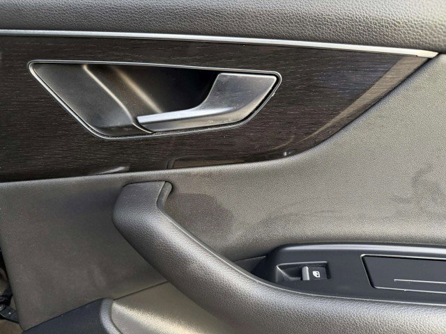 Used 2022 Audi Q7 2.0T Premium Plus AWD/4WD image 46