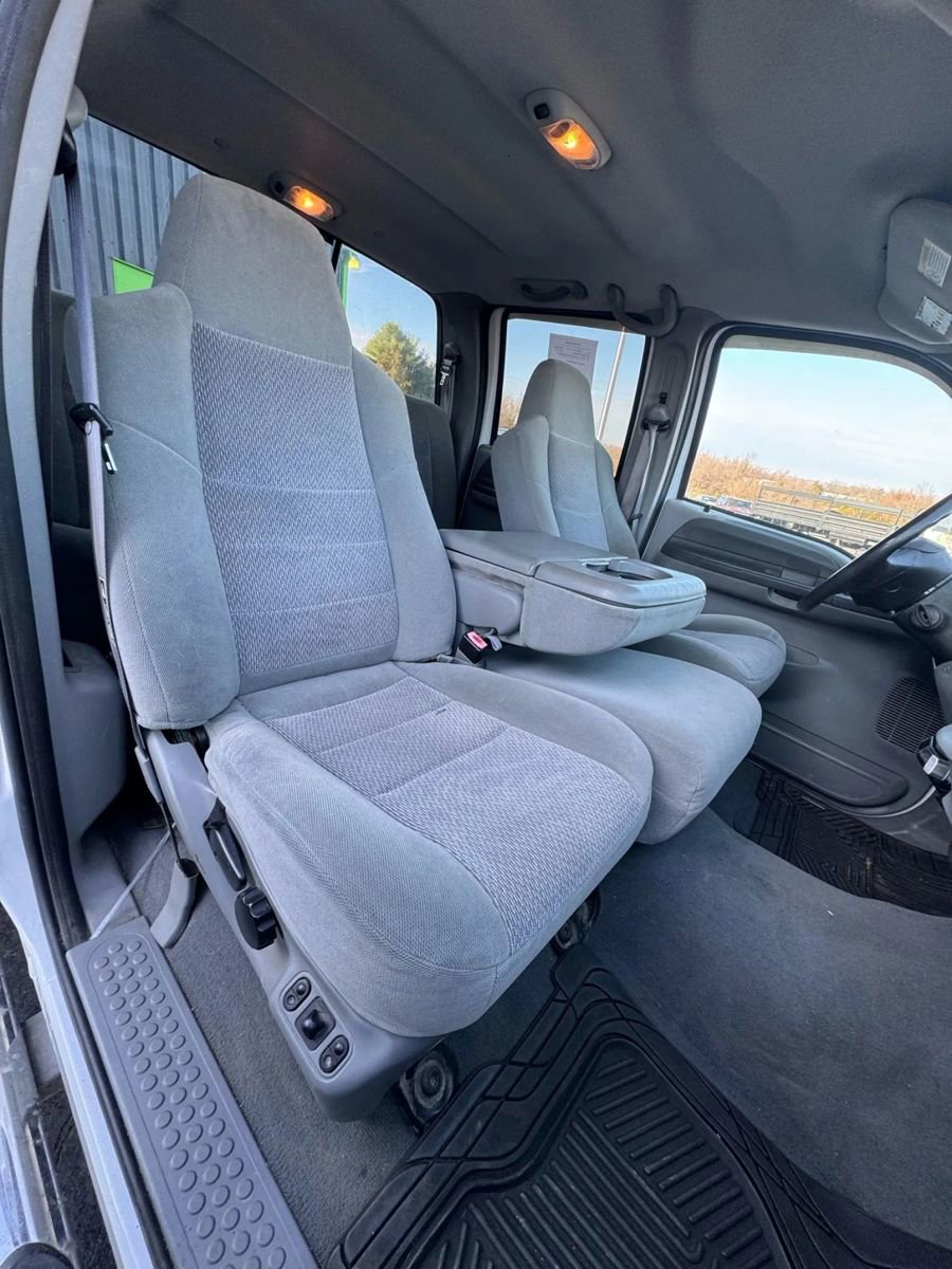 Used 2003 Ford F350 XLT image 24