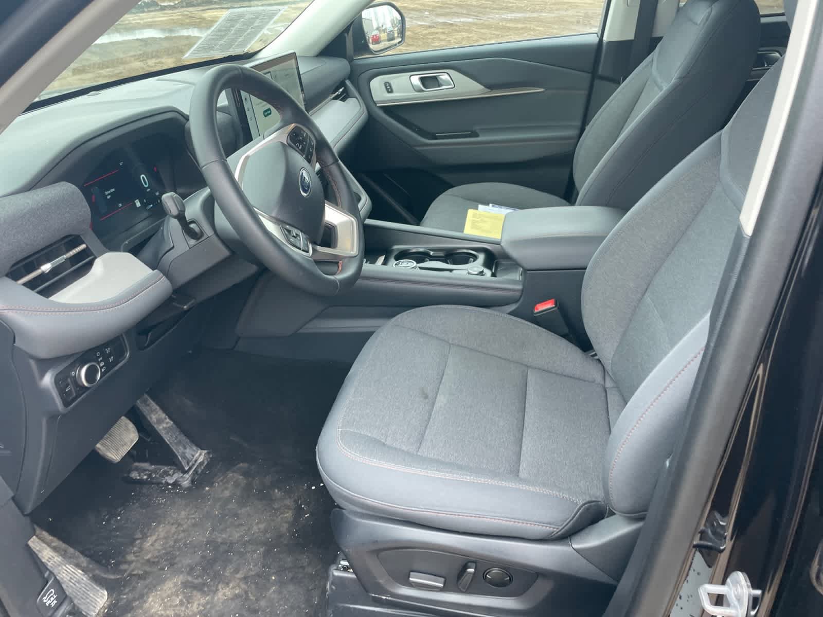 Certified 2025 Ford Explorer Active image 9