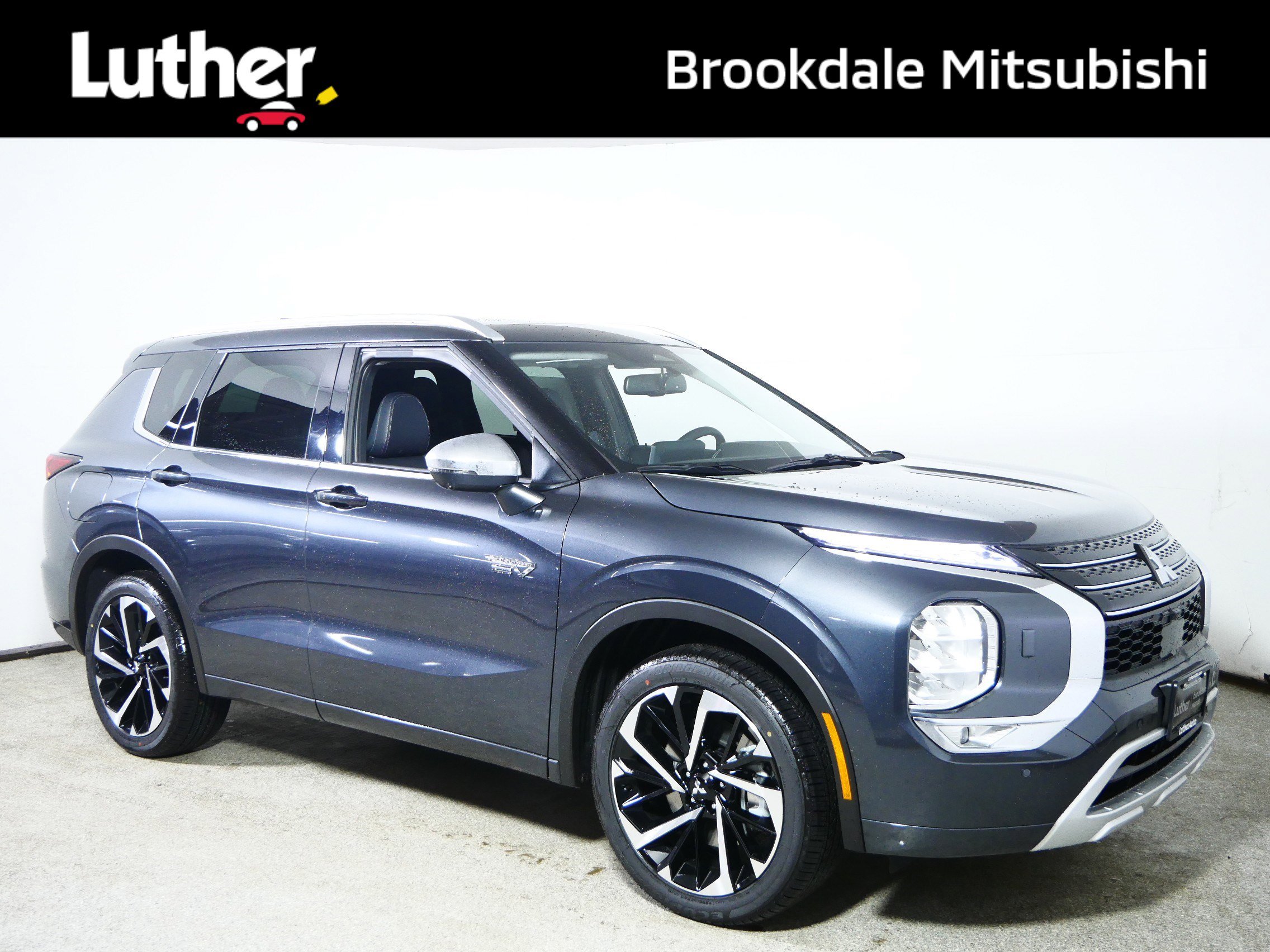 New 2025 Mitsubishi Outlander SEL