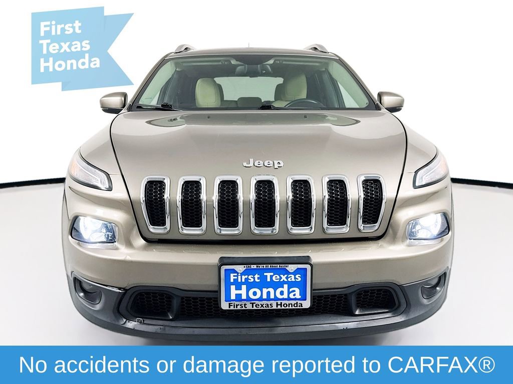 Used 2017 Jeep Cherokee Latitude w/ Comfort/Convenience Group image 2